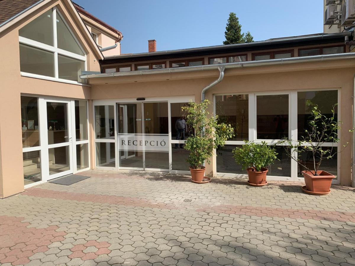 Oazis Panzio Bed and Breakfast Nagykanizsa Εξωτερικό φωτογραφία